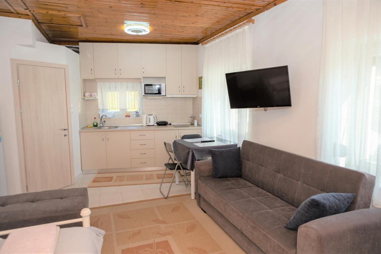 Safe And Cozy Studio In Xanthi! Exterior photo
